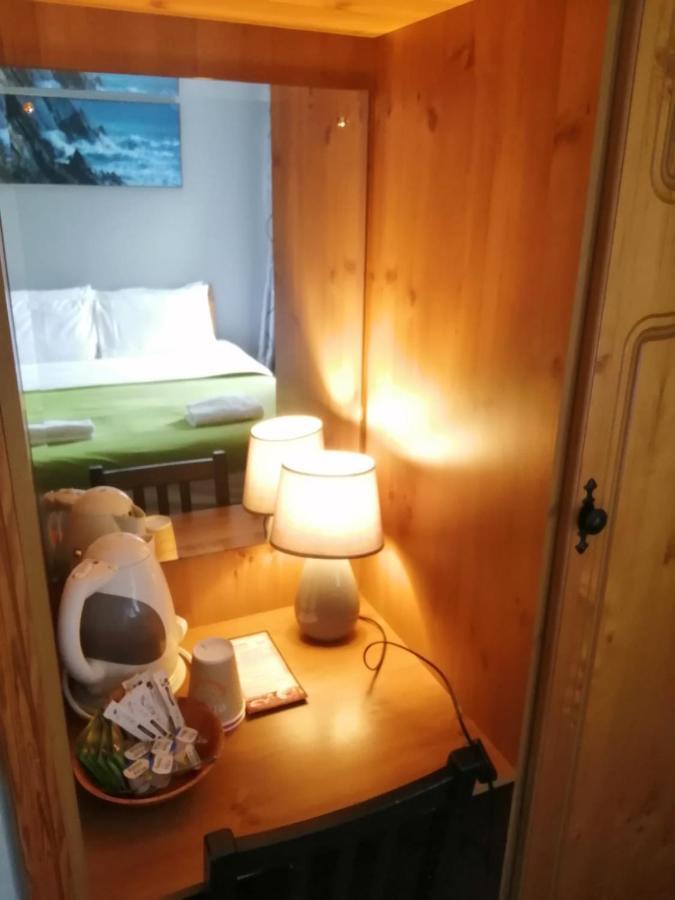 An File Economy Rooms Westport Buitenkant foto